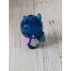 SML blue creature diamond Wing Hatchimals toy figure animal glitter